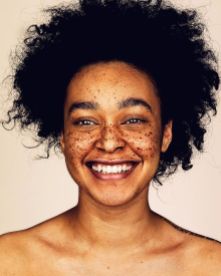 The-beauty-of-the-freckles-by-the-photographer-Brock-Elbank-5a829dfb1c47d__700
